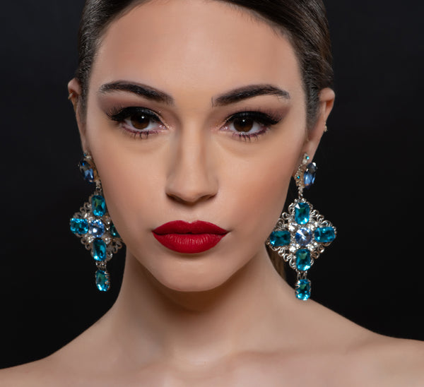 G1422-Silver earrings with blue gemstones
