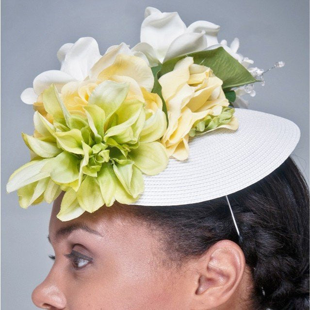 F6016-White straw fascinator with assorted flowers - SHENOR COLLECTIONS